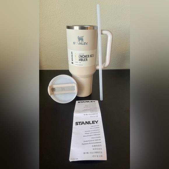 NWT STANLEY QUENCHER H2.0 THE FLOWSTATE TUMBLER TUMB DUNE SOFT MATTE 40 OZ - Picture 5 of 9